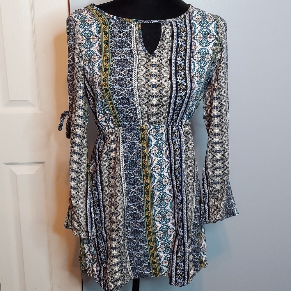 Hippie Rose Blue Printed Split Sleeve Dress Size Medium